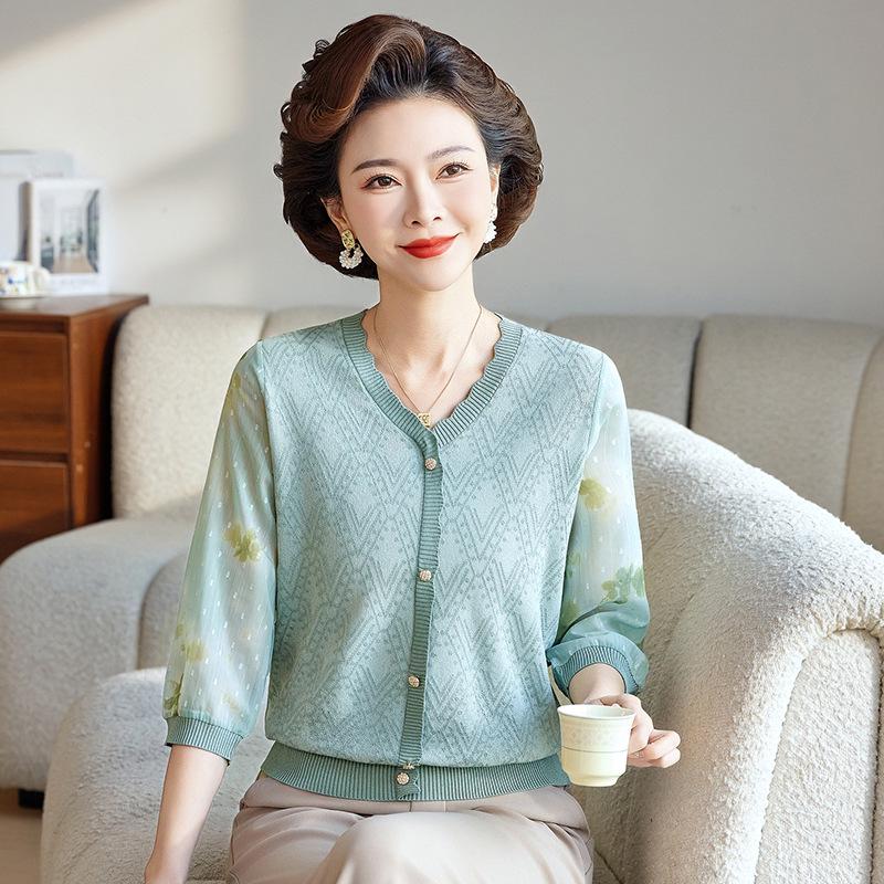 

Stylish Knit Top with Three-Quarter Gauze Sleeves for Moms - 2026 Spring/Summer Lightweight Design for Middle-Aged and Older Women 110 (recommended 85-115 jin) светло-зеленый