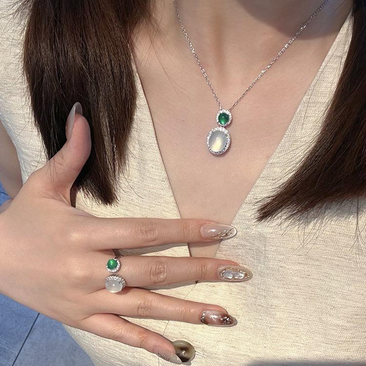 Vintage Light Luxury White and Green Chalcedony Cabochon Ring with Diamonds - National Tide New Chinese Style.