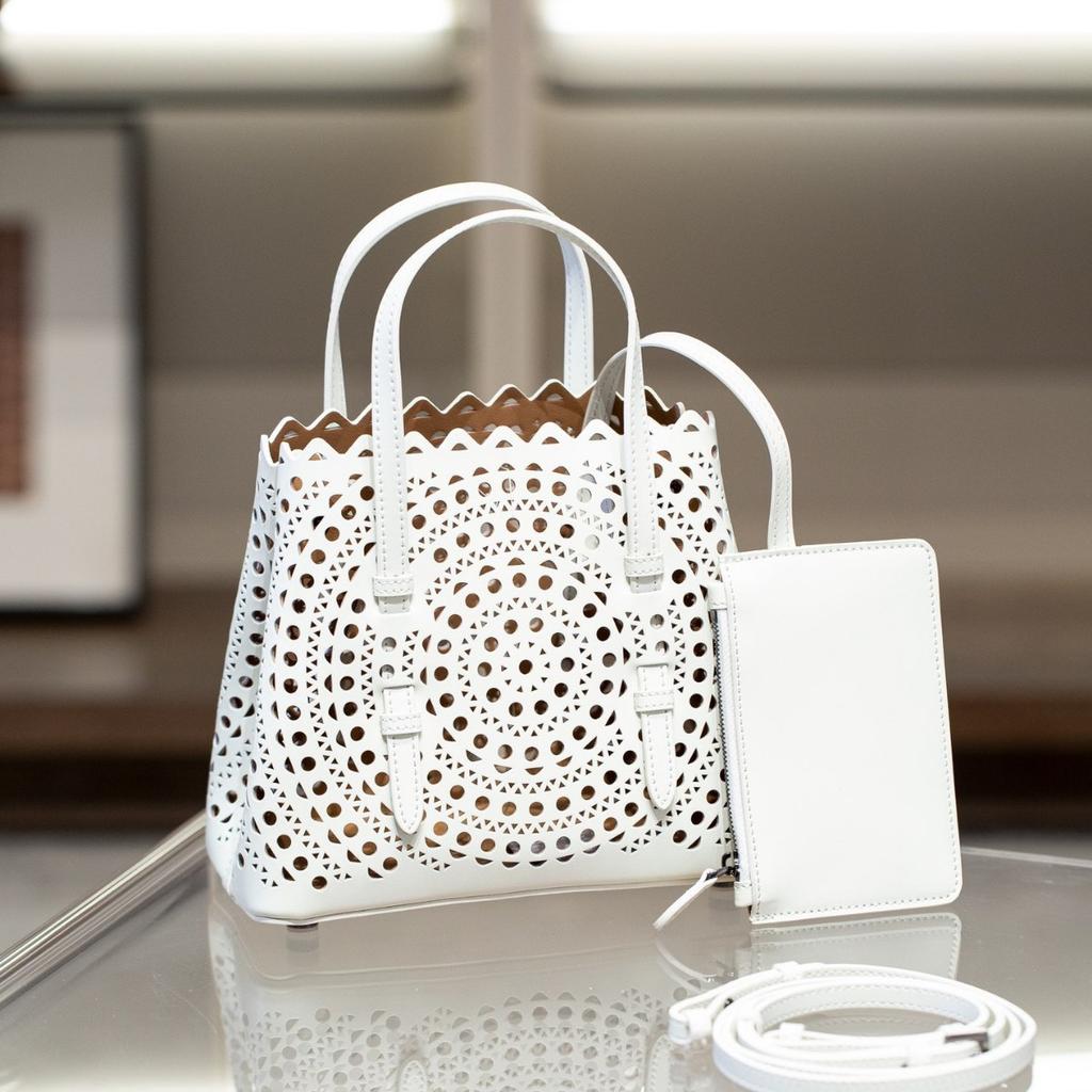 2025 New Arrival Small Cowhide Medium-sized Single Leather Strap Cross-body Bag With Adjustable Shoulder Strap Womens Bag