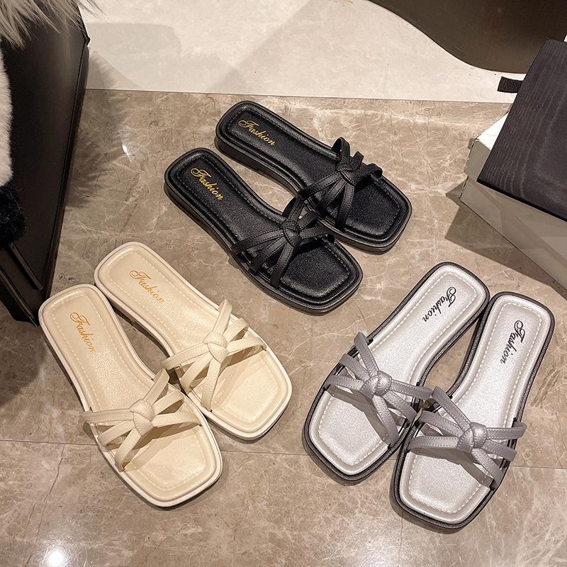 New Flat Bestseller One-shoulder Shoes for Women Versatile Beach Flip-flops