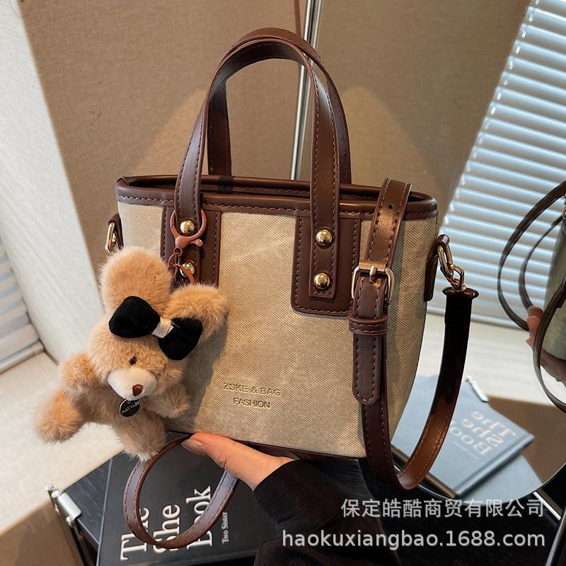 Super Fire Small Bag Women's Autumn and Winter Versatile 2025 New Shoulder Messenger Bag Popular This Year Portable Bucket Bag