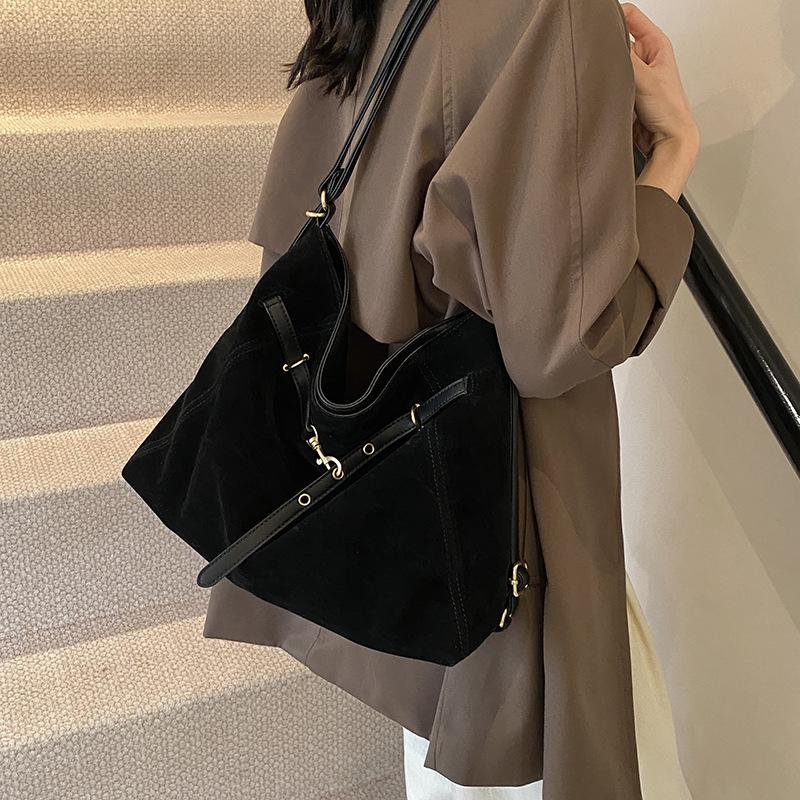 Retro trend versatile tote bag women's autumn and winter new commuting large-capacity backpack 2025 casual women's bag