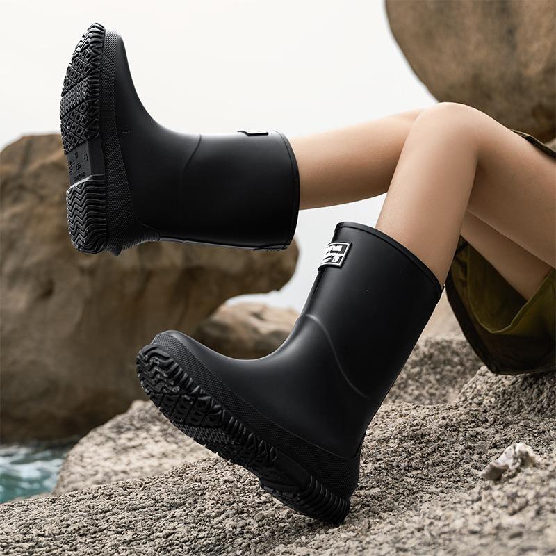 New medium tube rain shoes women's fashion adult outdoor non-slip waterproof shoes rainforest hiking rain boots