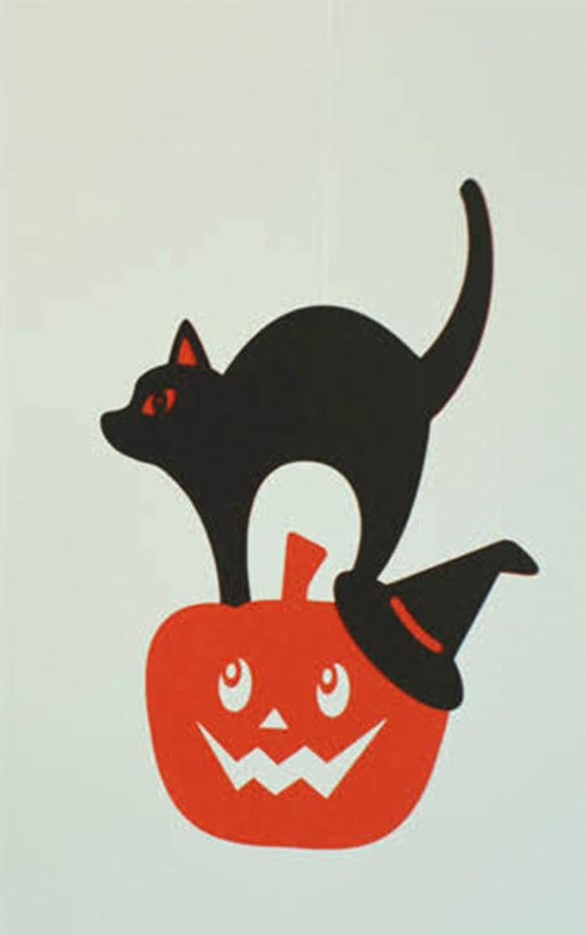 Mobile "Halloween Night" - A Subdued Design That's Not Too Sweet. W30cm X H60cm. A Mobile Brand Born In Japan.