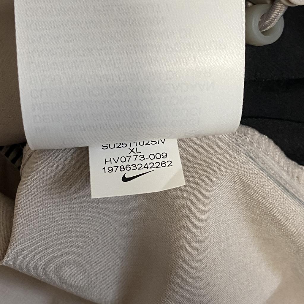 Used NIKEShort Sleeve Shirt Gurege/black Nylon Mens