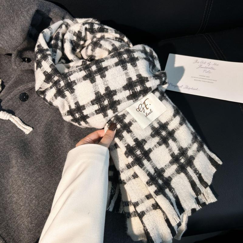 High-End Plaid Shawl for Women - 2025 Autumn/Winter Korean Style Thickened Imitation Cashmere Scarf