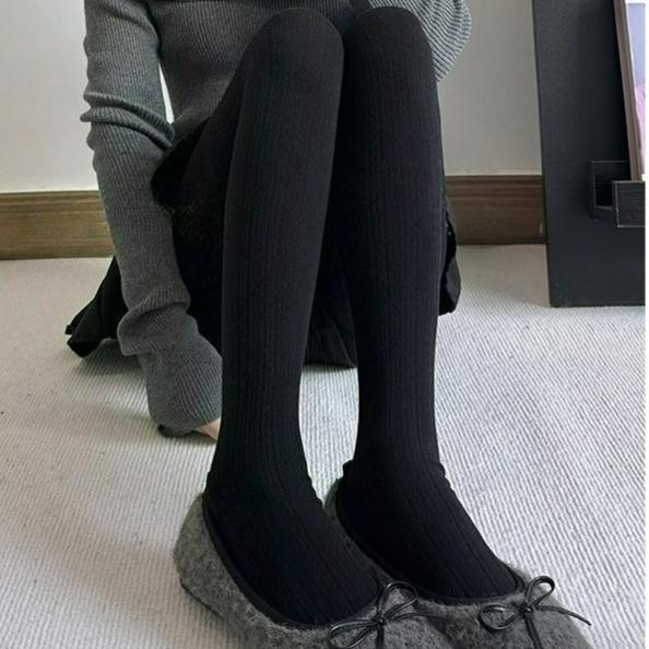 

2026 Korean Knitted Tights Women Winter Thermal Light Slimming Japanese Y2K Pantyhose Underwear High Elestic Leggings Stockings One Size чорний