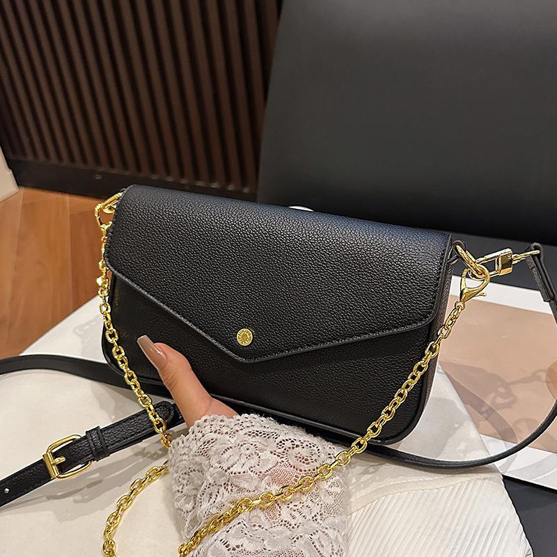 Textured envelope small bag women's 2026 new popular niche simple messenger bag fashionable small square bag