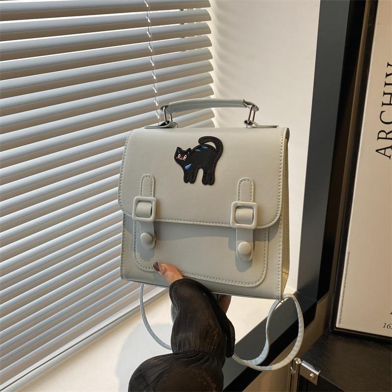 Chic Vintage Shoulder Bag Stylish Commuter Backpack With Unique Design And Soft Pu Material