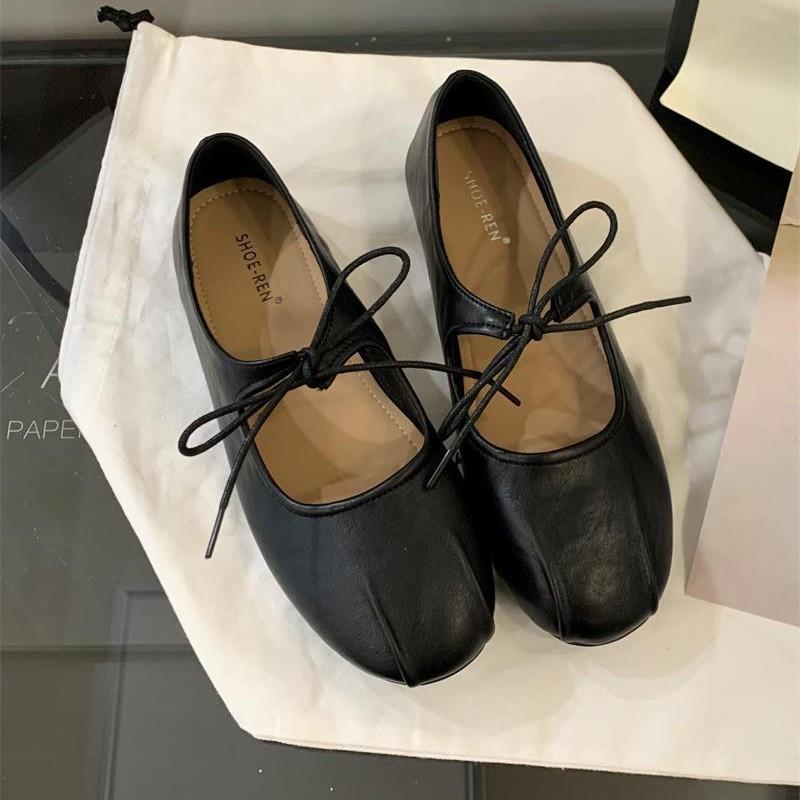 Retro Style Square Head Pleated Shallow Mouth Single Shoes Women's 2025 Spring and Autumn New Bow Hollow Flat Mary Jane Shoes