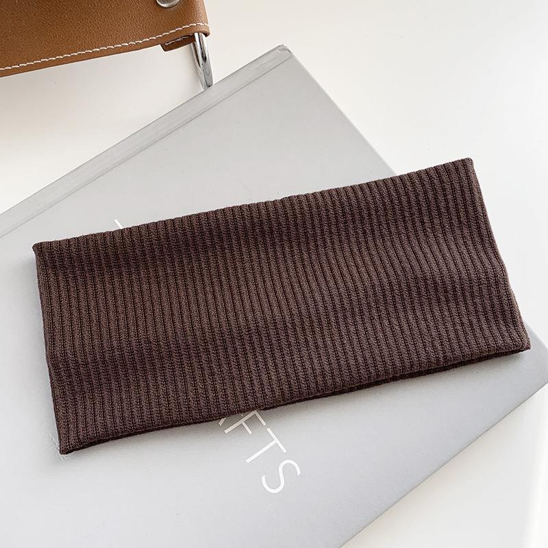 Trendy European-American Knit Sports Headband for Women – Versatile, Sweat-Absorbent, and Stylish for Running