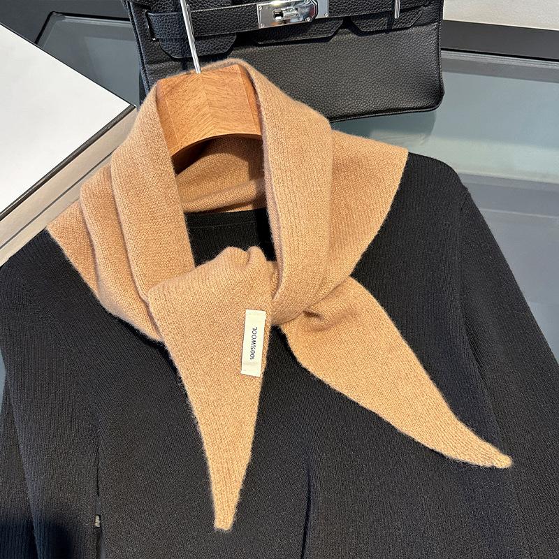 British Korean Triangular Scarf Niche 100% Wool Triangle Scarf Women Head Scarf Knitted Shawl Winter Warm Poncho Echarpe