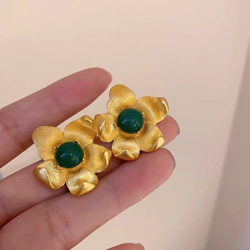 Mid Ancient Style Fashionable Personalized Flower Earrings золотой