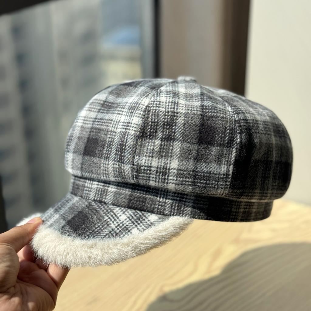 New Autumn and Winter Retro Plaid Plush Warm Octagonal Hat for Women Versatile Face Showing Beret Duck Bill Painter's Hat