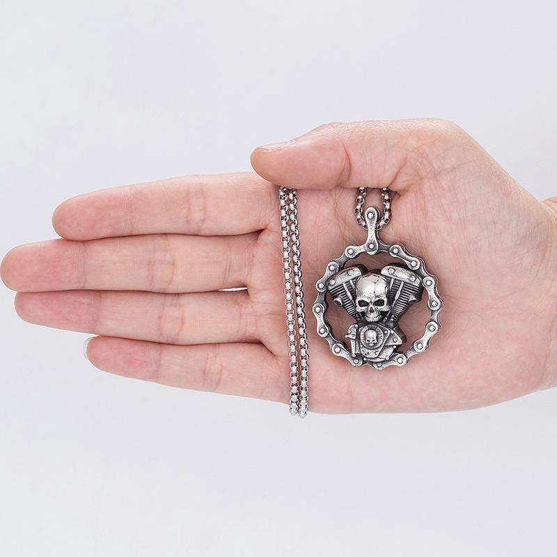 European and American Gothic Windmill Chain Skull Necklace Men's Motorcycle Cool Accessories Exaggerated Jewelry