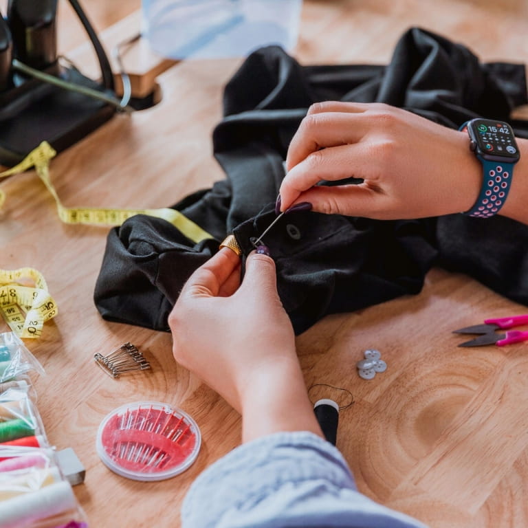 Small handy sewing kit