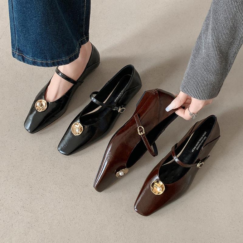 New cowhide women's small leather shoes non-slip cowhide sole low heel casual fashion black leather women's shoes four seasons single shoes