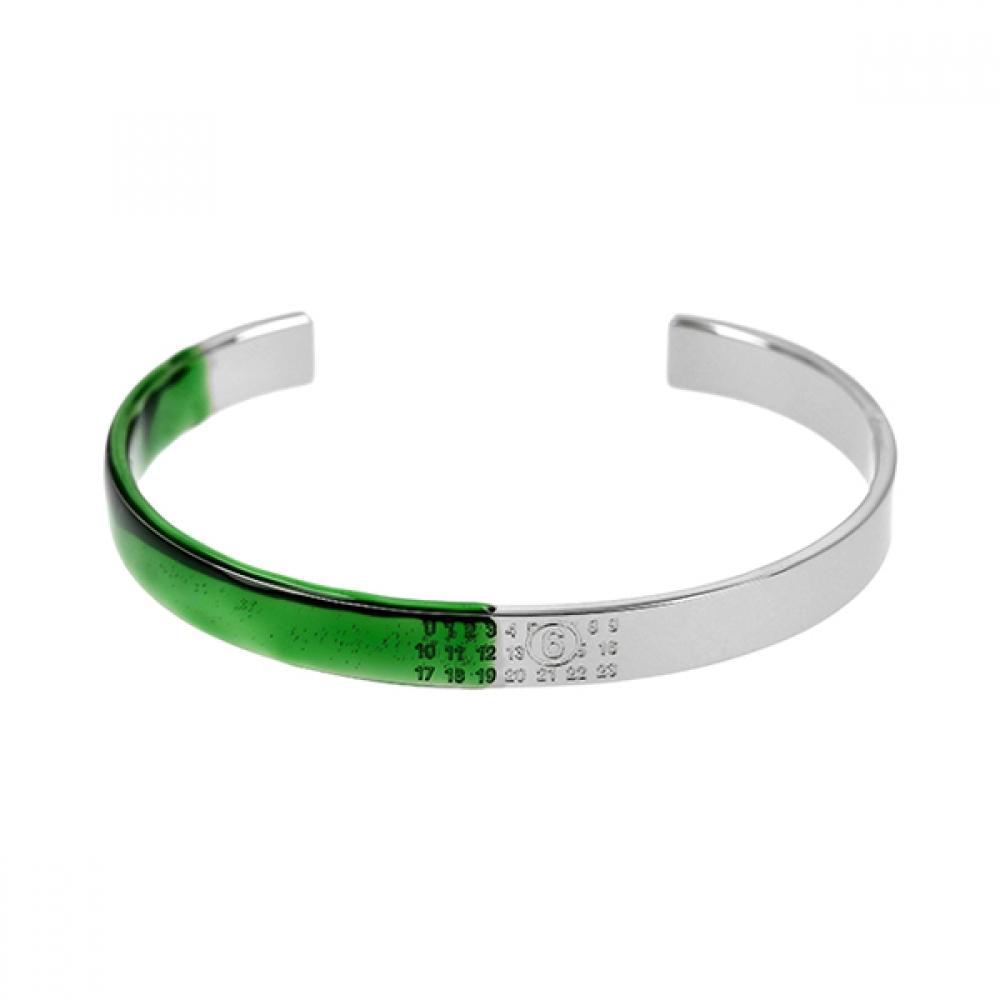 

Maison Margiela Sm6uy0081 P6469 963 Mm6 Engraved Numbering Logo 5mm Cuff Bracelet SM6UY0081 P6469 963 (7)