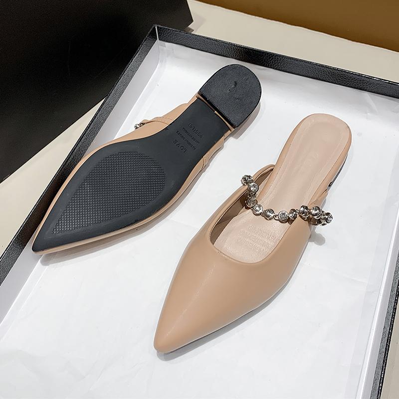 Neuer Stil Beliebte Designs Luxus Damen Pantoletten Elegante Slipper Niedrige Absatzsandalen Goldene Damen Hausschuhe Spitzschuhe für Damen