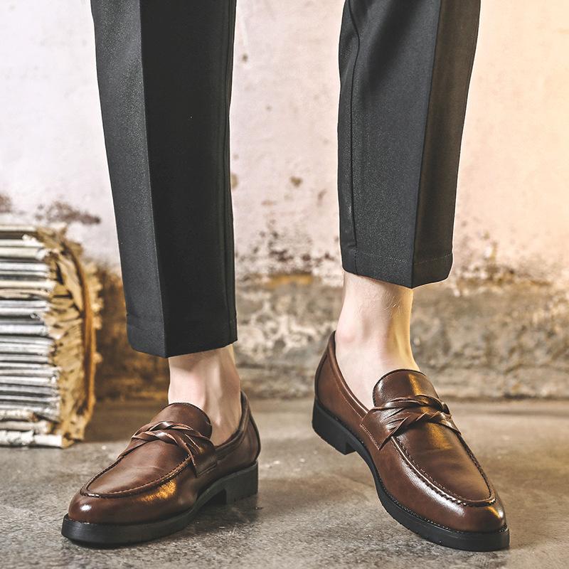 Pánská módní obuv pro volný čas s vysokými botami a obchodní kožené boty.