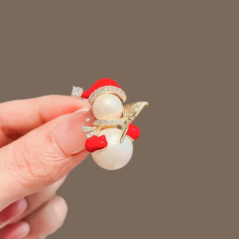 Sparkling Rhinestone Christmas Tree Brooch Faux Pearl Inlaid Fashion Holiday Pin for Scarf Bag Clothing Decor
