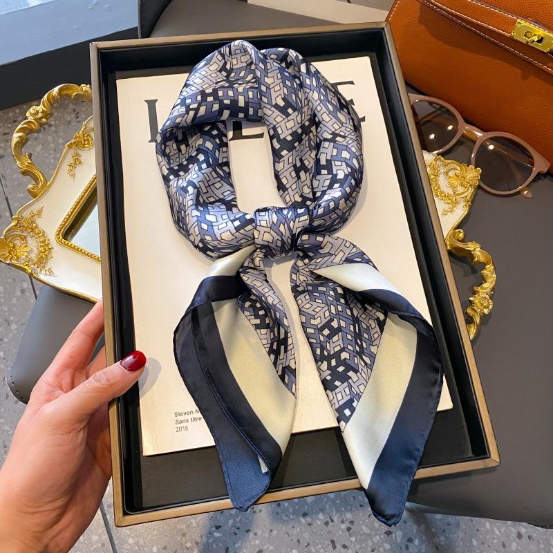 Silk scarf women's neck new scarf with coat 70 small square scarf scarf mother high-end scarf