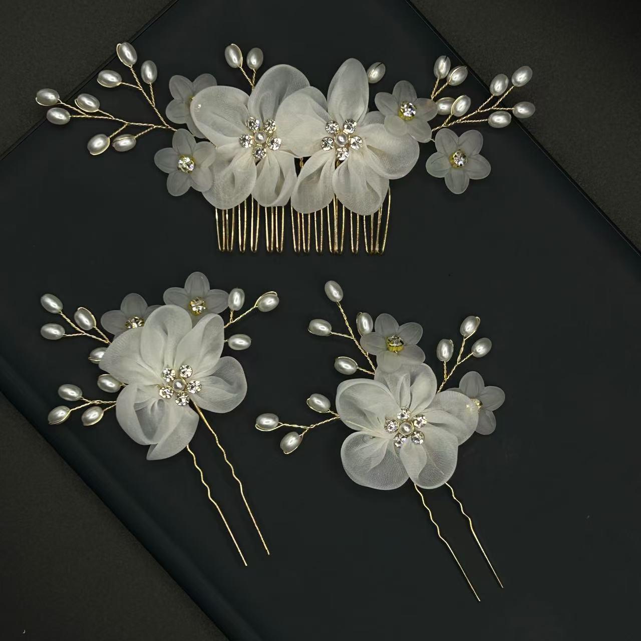 

Korean 3D Acrylic Flower Hairpin & Hair Comb Set