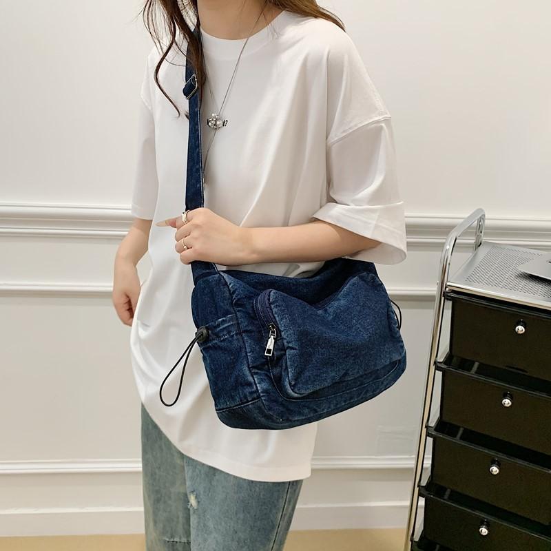 Minimally Drawstring Design Multiple Pockets Women Casual Shoulder Denim Bag For Casual Daily Use