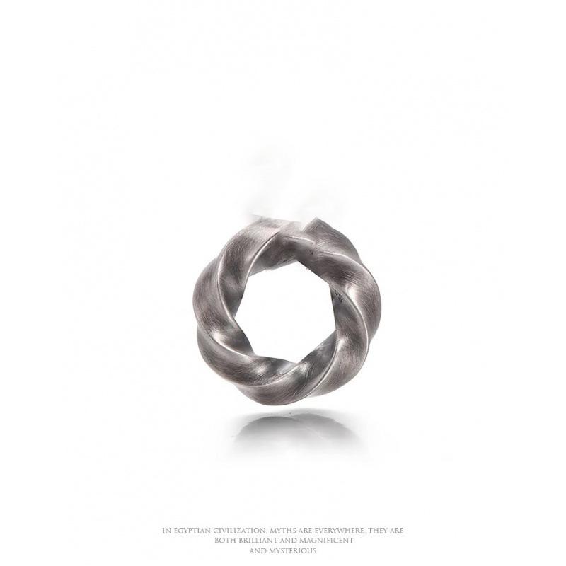 Men's Retro Distressed Mobius Thorn Pendant Necklace - Trendy High-End Niche Design