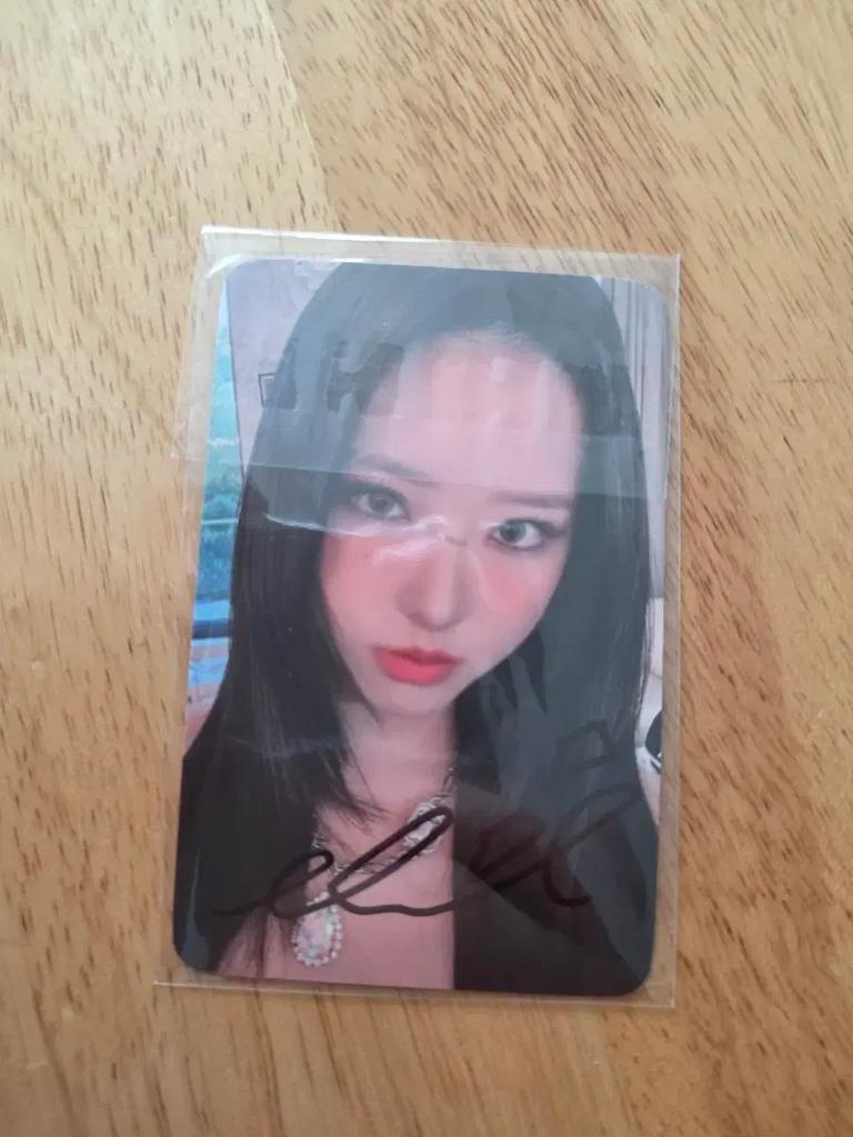 LOONA Luxembourg Girl of the Month Hyeju Autographed Photo Card