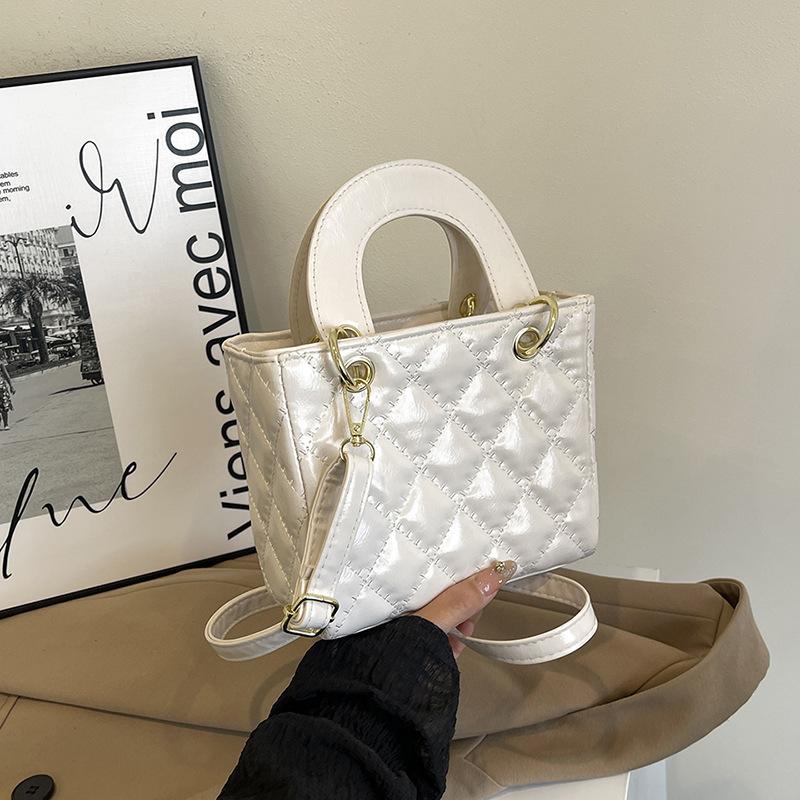 Foreign-style Fashionable and Versatile One-shoulder Crossbody Bag High-end Portable Bag Women