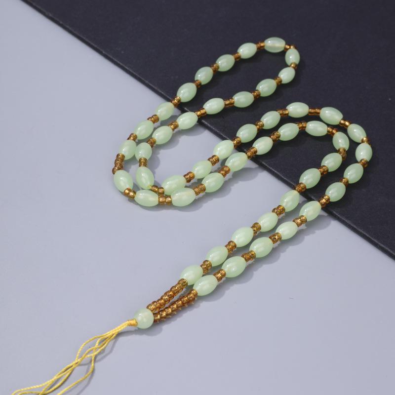 

Нефритовый кулон-подвеска с мантрой из шести слогов