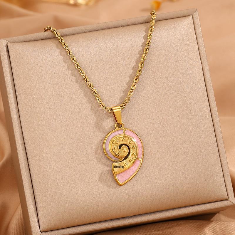 Vintage Ocean Seashell Stainless Steel Clavicle Necklace for Women - High-End Titanium Jewelry
