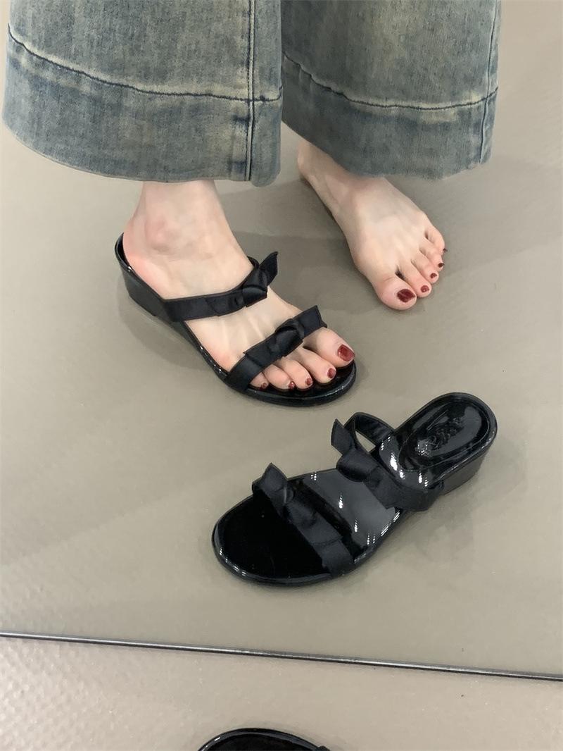 

Slope heel gentle evening breeze flip-flops summer 2025 French temperament elegant bow purple with skirt sandals 35