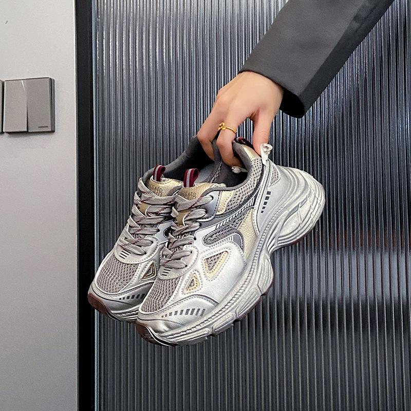 ins Korean version of the new dad shoes for women 2025 autumn student sports running shoes casual shoes platform height increase YS0809