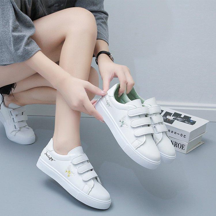 Dámské bílé boty smíšená šarže podzimní nové gumové měkké dno suchý zip PU kůže povrch dámské ležérní tenisky