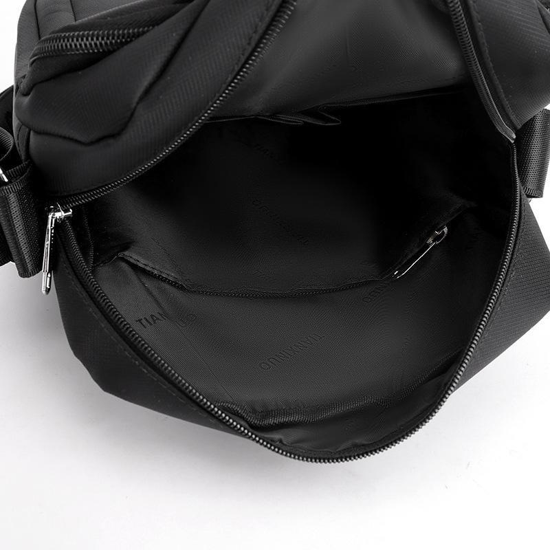 Leisure Travel Single-shoulder Bag - Simple, Fashionable, Lightweight and Multi-layered Crossbody Bag
