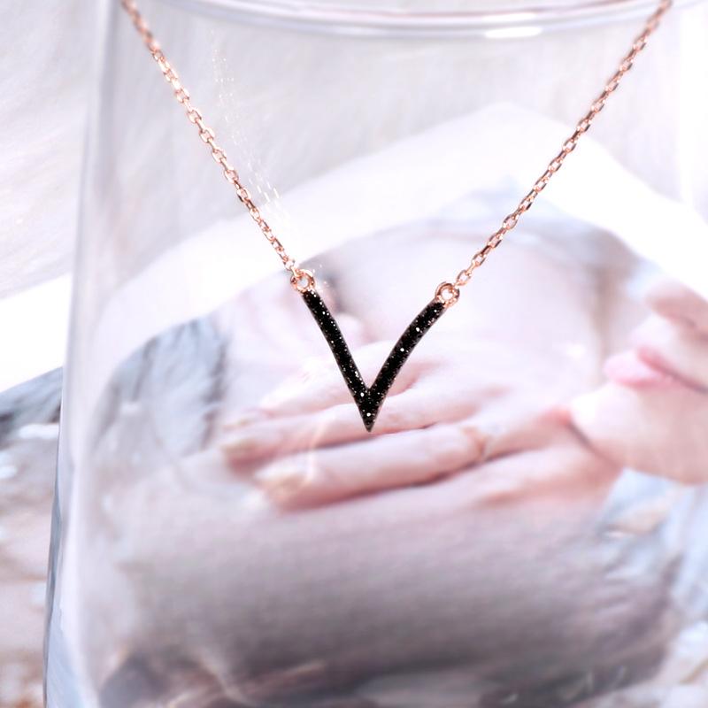 Letter V-shaped Necklace Clavicle Chain Simple High-end Sense Diamond-inlaid Sweater Chain New Accessories for Women