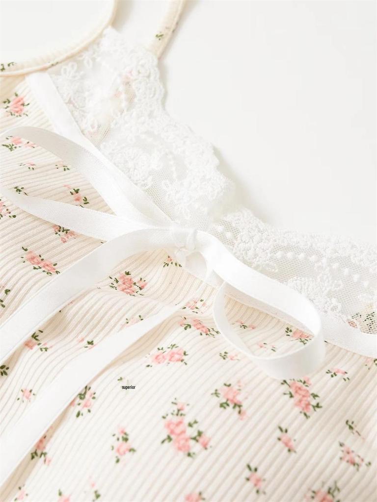 Lace Crop Top with Bowknot & Chest Pads - Slimming Summer Camisole for Petite Women