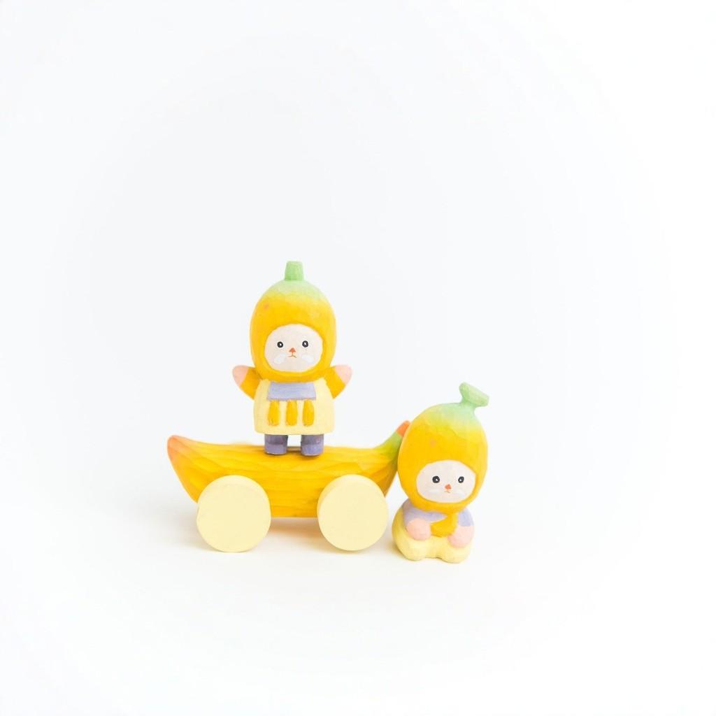 Wooden Banana Car Desk Decor With Cartoon Style And Gift For Birthdays