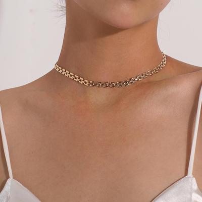 Geometrický čtvercový dutý kovový náhrdelník - Elegantní módní trend pro ženy