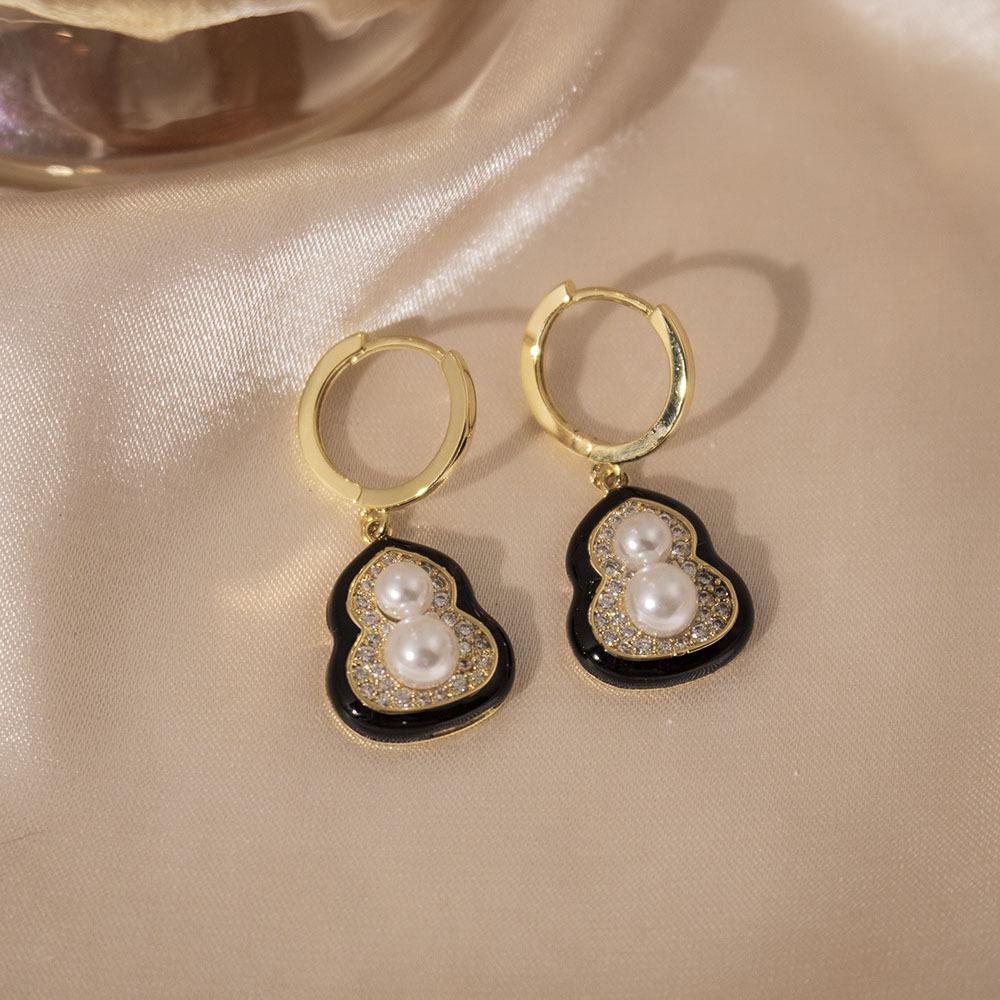 Elegant Black Diamond Silver Needle Earrings: High-End, Fashionable, Versatile Luxury