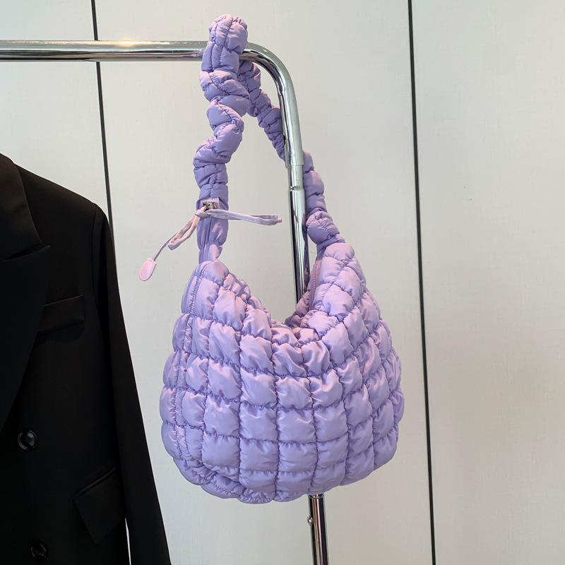 2025 neue koreanische gefaltete Wolken-Tasche Damen-Umhänge-Messenger-Tasche Mode Daunenbaumwollkleidung Achselhöhlen-Knödel-Tasche