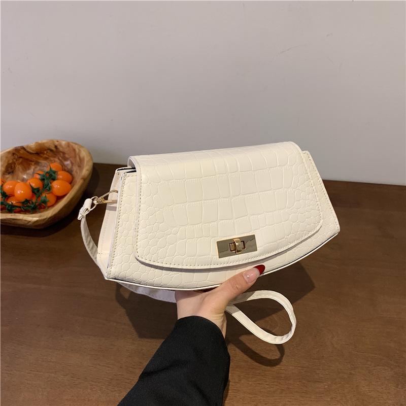 

Маленькая женская сумка 2024 года, зимняя новая корейская версия повседневной сумки через плечо в иностранном стиле, простая модная трендовая сумка-мессенджер, маленькая квадратная сумка белый
