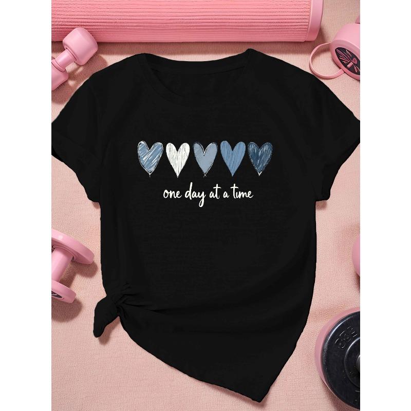 

Women s Plus Size Six Hand-Drawn Heart T-Shirt - Casual Round Neck Short Sleeve Top with All-Over Heart Print, All-Season Fit 4XL чорний