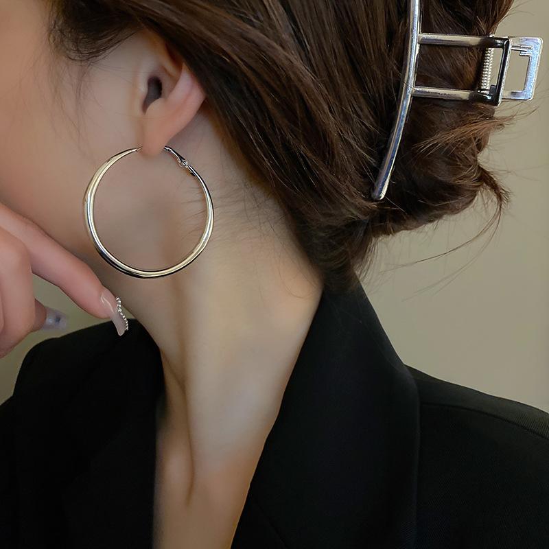 Trendy Simple Exaggerated Metal Round Hoop Earrings For Women Holiday Party OL Fashion Y2K Jewelry Big Ear Accessories