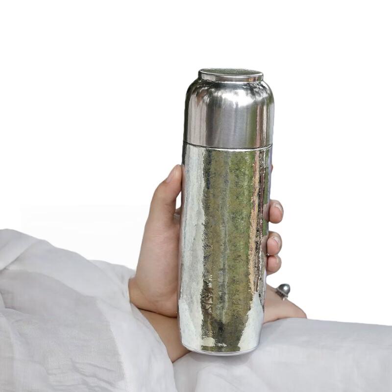 

Kesaisi Titanium Magnetic Lid Water Bottle