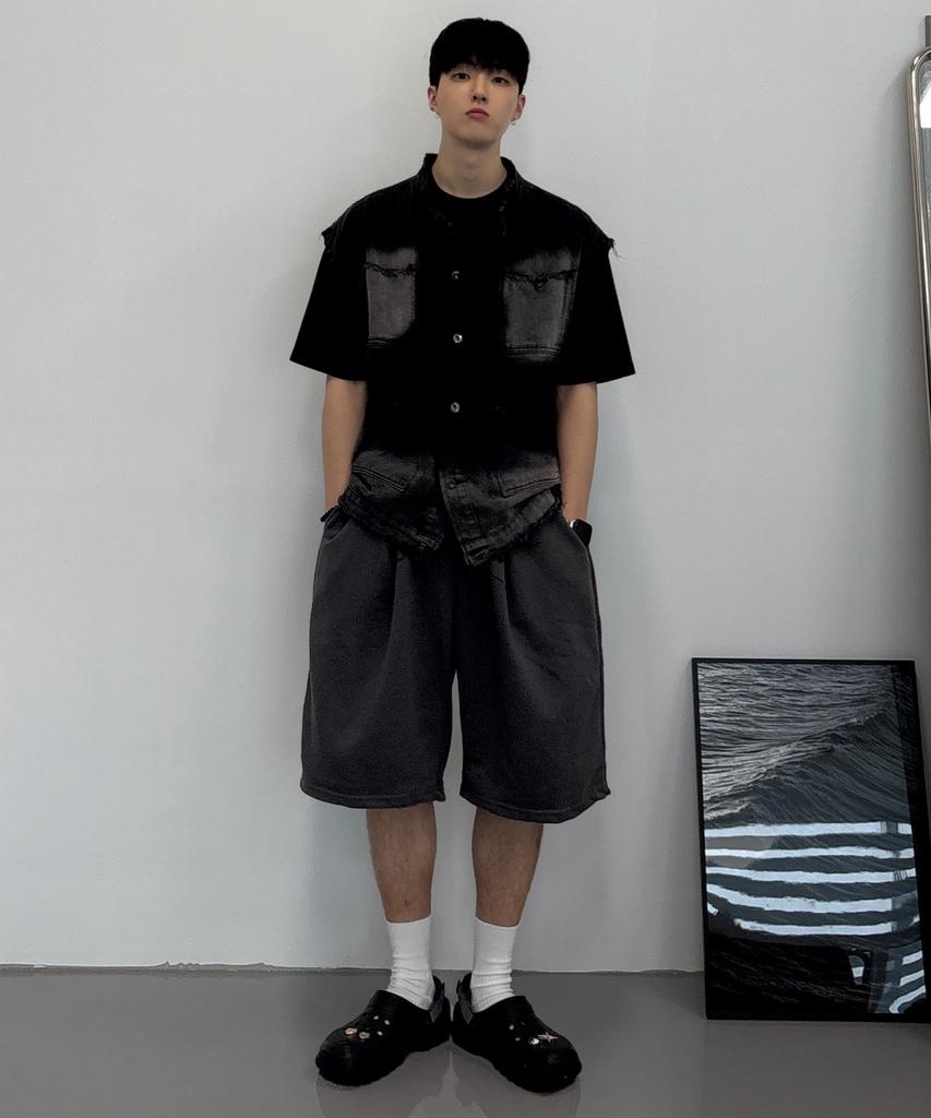 QUTON Double-Pleat Wide-Fit Bermuda Shorts 3 Colors