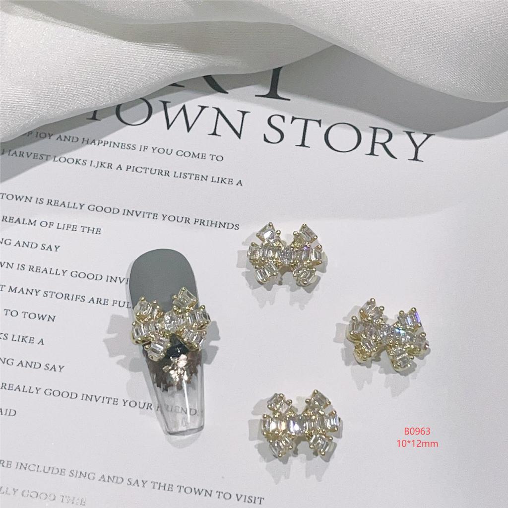 LZ Gold-Plated Bow Nail Patch: DIY Zircon Light Luxury Nail Jewelry
