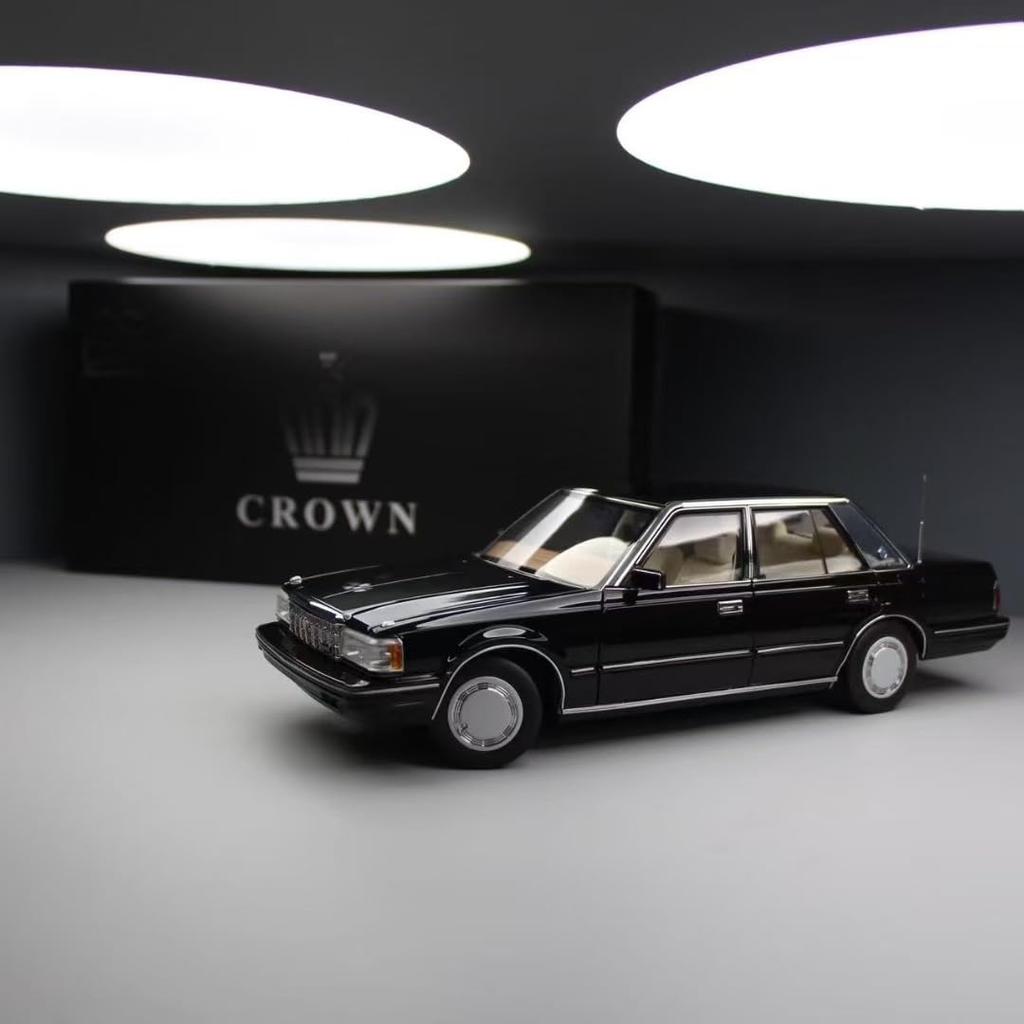 Freestyle XiaoGuang Model Scale Toyota Crown MS122 Black Finished Model 1/18 (Beige Interior) 8250612B-2